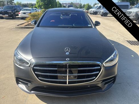 Used 2024 Mercedes-Benz S 580 4MATIC Sedan image 2