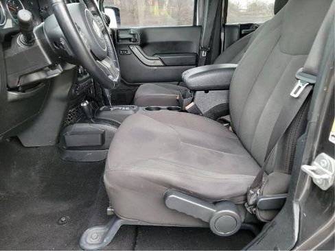 Used 2018 Jeep Wrangler Unlimited Sport S image 4