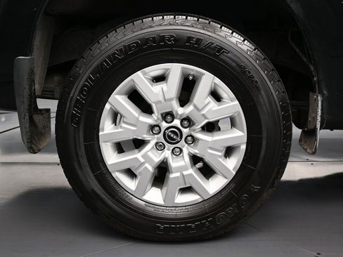 Used 2023 Nissan Frontier SV w/ Tow Package image 11