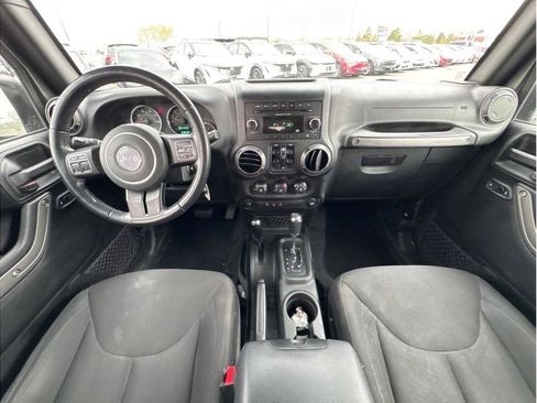 Used 2018 Jeep Wrangler Unlimited Sport S image 4