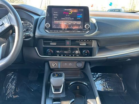 Used 2023 Nissan Rogue SV image 24