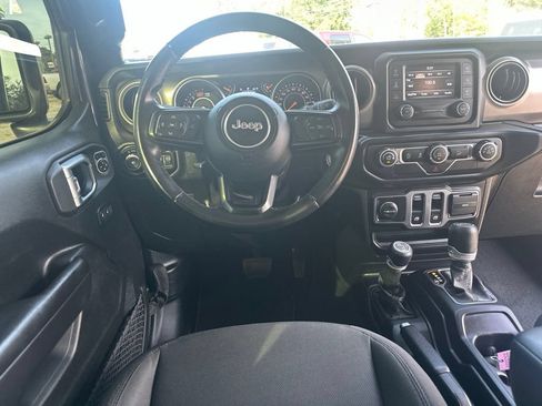 Used 2020 Jeep Wrangler Sport AWD/4WD image 19