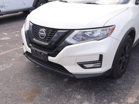 Used 2018 Nissan Rogue SV w/ Premium Package image 5