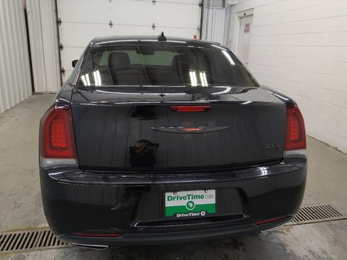 Used 2022 Chrysler 300 S RWD image 6