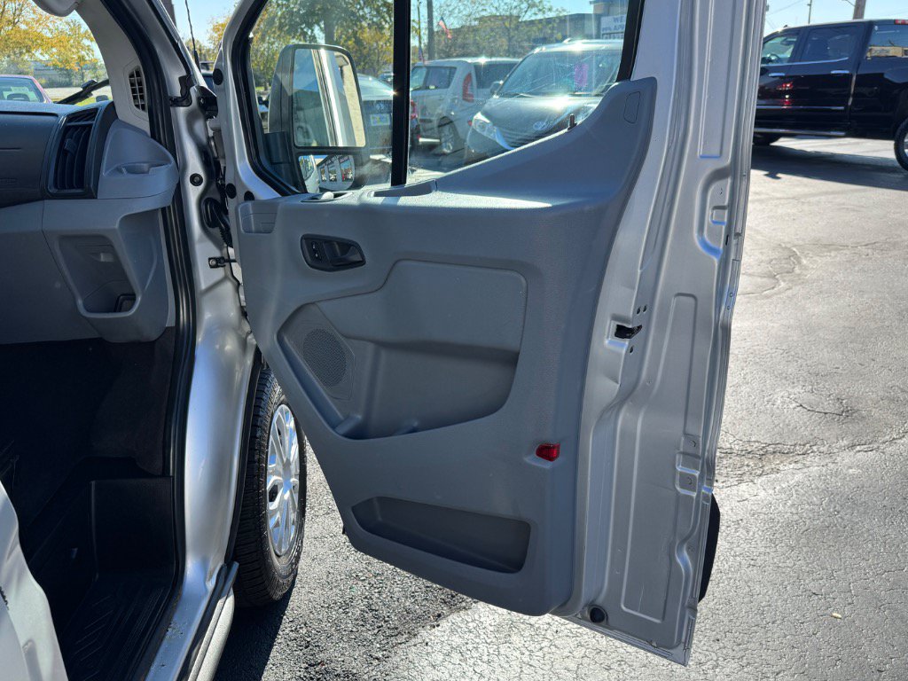 Used 2016 Ford Transit 350 XLT RWD image 17