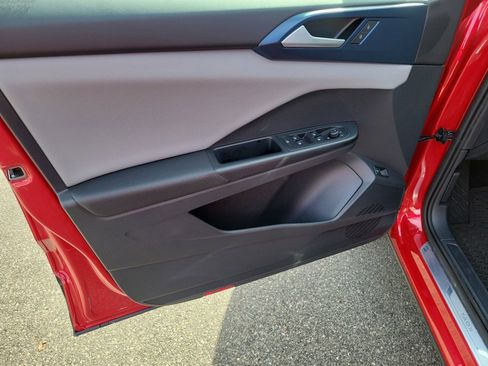 Certified 2023 Volkswagen Taos SE w/ Panoramic Sunroof Package image 36