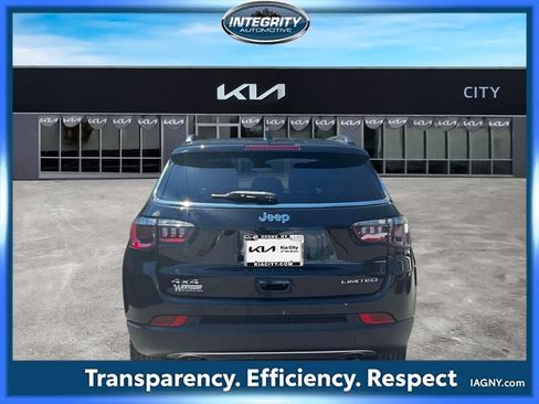 Used 2023 Jeep Compass Limited AWD/4WD image 6