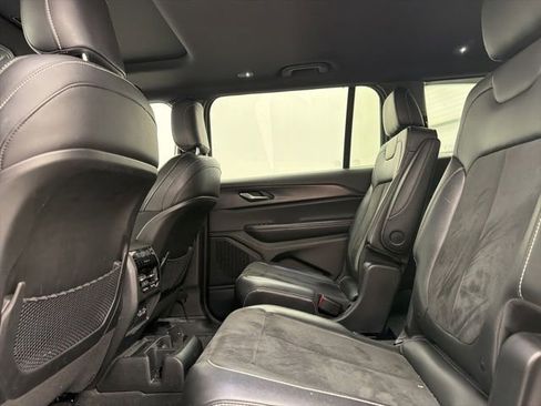 Used 2023 Jeep Grand Cherokee L Laredo AWD/4WD image 11