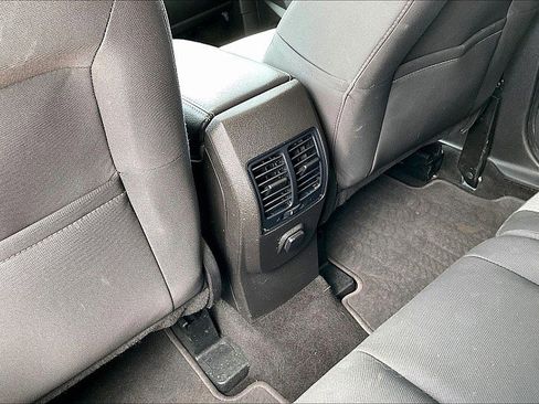 Used 2017 Ford Escape SE AWD/4WD image 10