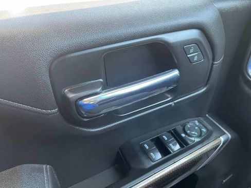Used 2021 Chevrolet Silverado 1500 LT Trail Boss w/ Convenience Package II AWD/4WD image 32