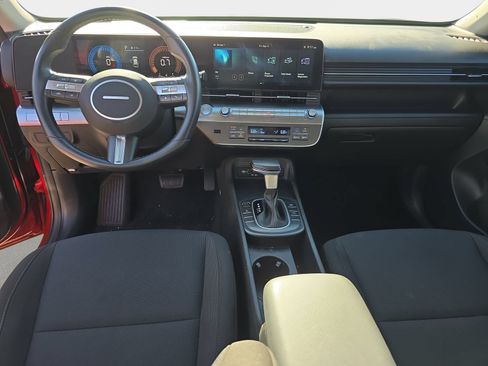 Used 2025 Hyundai Kona SEL AWD/4WD image 12