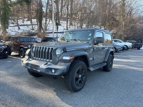 Used 2020 Jeep Wrangler Sport image 3