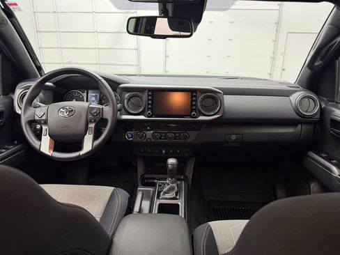 Used 2023 Toyota Tacoma TRD Off-Road w/ Technology Package AWD/4WD image 13