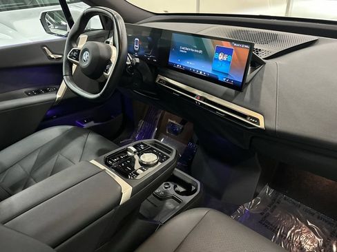Used 2024 BMW iX xDrive50 AWD/4WD image 18