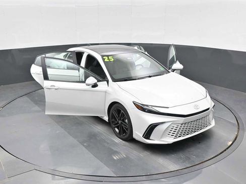 Used 2025 Toyota Camry XSE image 37