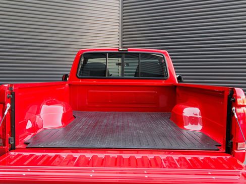 Used 1993 Ford F150 Lightning RWD image 30