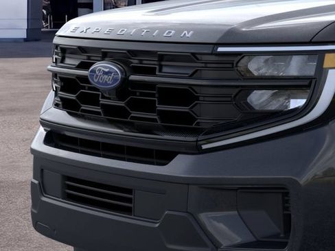 Used 2026 Ford Expedition Active AWD/4WD image 17