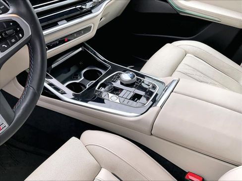 Used 2025 BMW X7 M60i AWD/4WD image 18