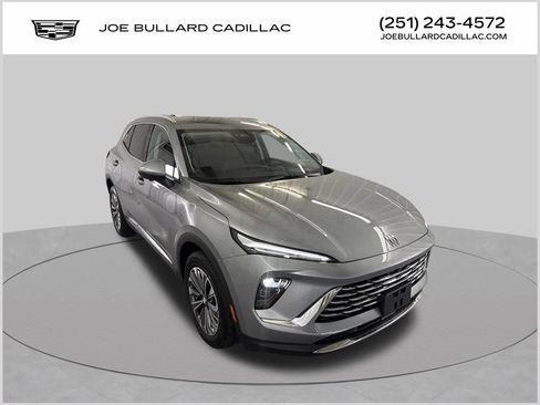 Used 2025 Buick Envision Preferred AWD/4WD image 1