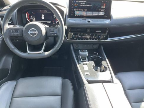 Used 2024 Nissan Rogue SL w/ SL Premium Package FWD image 10