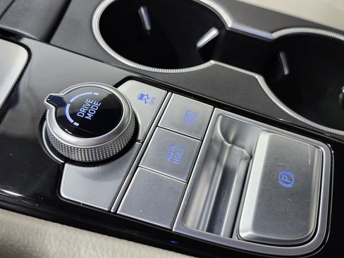 Used 2023 Genesis G70 2.0T image 10