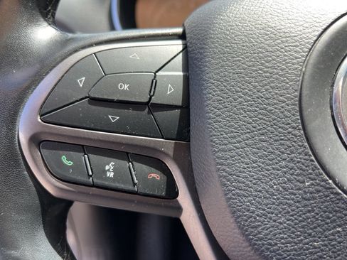 Certified 2020 Jeep Cherokee Limited AWD/4WD image 13