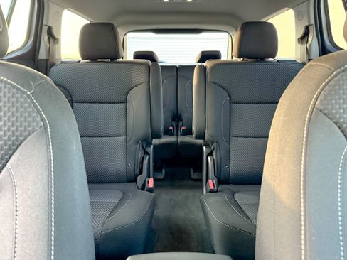 Used 2023 GMC Acadia SLE w/ Driver Convenience Package image 11