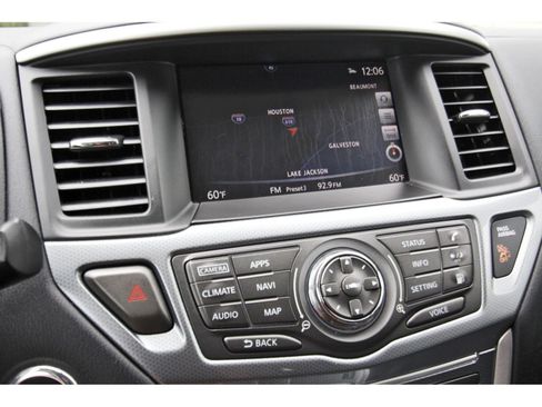 Used 2020 Nissan Pathfinder SL FWD image 26