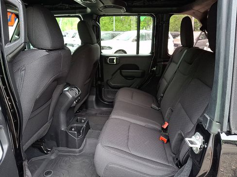 Used 2023 Jeep Wrangler Unlimited Sport AWD/4WD image 11