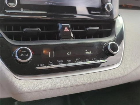 Certified 2021 Toyota Corolla LE image 19