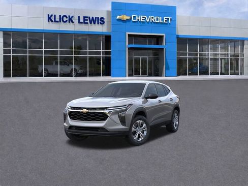 New 2026 Chevrolet Trax LS image 8