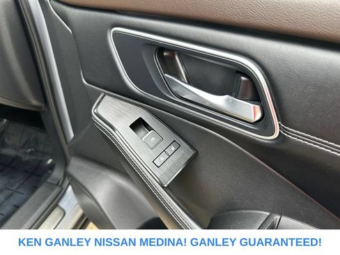 Used 2021 Nissan Rogue Platinum AWD/4WD image 51
