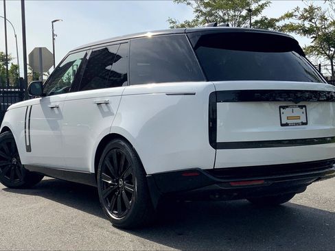 New 2025 Land Rover Range Rover SE image 12