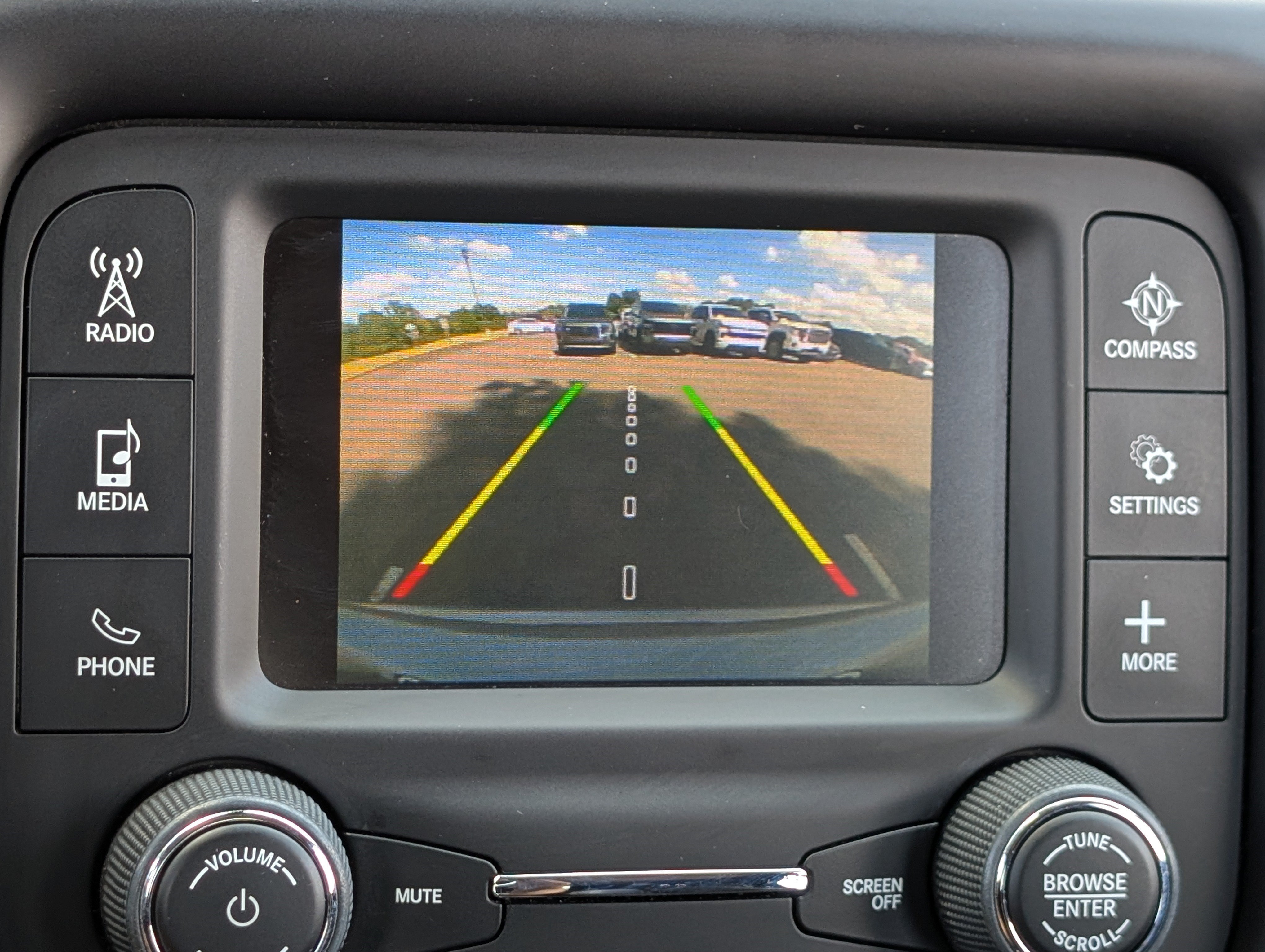 Used 2018 Jeep Compass Latitude FWD image 26