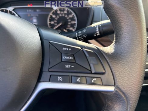 Used 2024 Nissan Altima 2.5 SV image 15