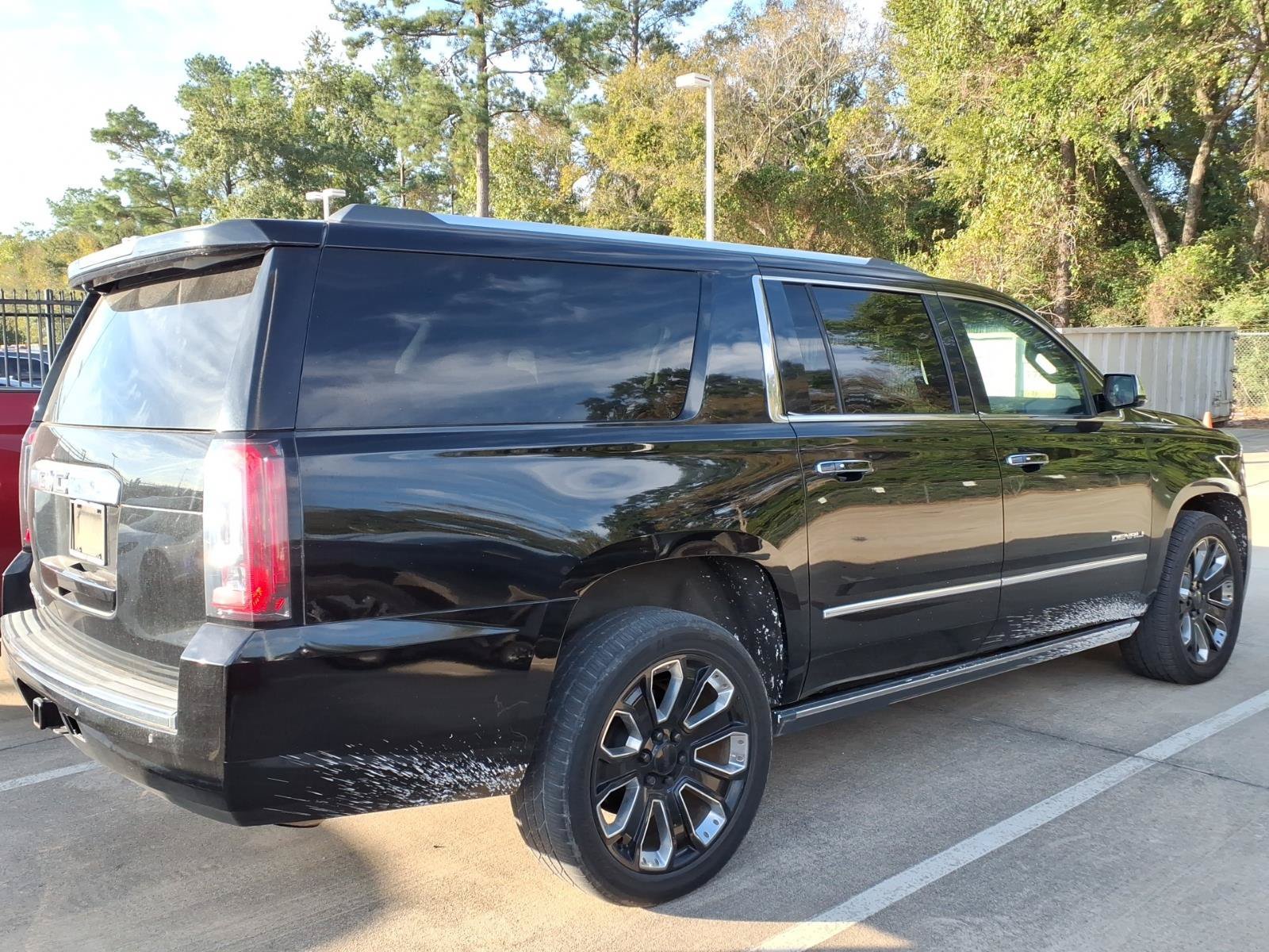 Used 2019 GMC Yukon XL Denali w/ Denali Ultimate Package AWD/4WD image 7