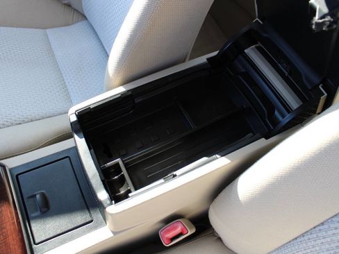 Used 2012 Toyota Camry XLE image 29