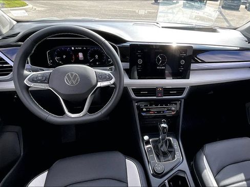 New 2026 Volkswagen Taos SEL image 3