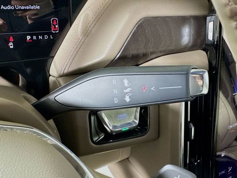 New 2026 GMC Yukon Denali w/ Denali Reserve Package AWD/4WD image 11