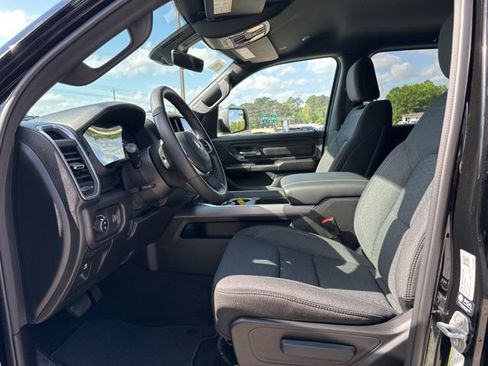New 2026 RAM 1500 Express AWD/4WD image 9