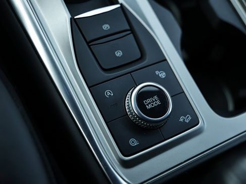 Used 2020 Ford Explorer Platinum w/ Premium Technology Package image 40