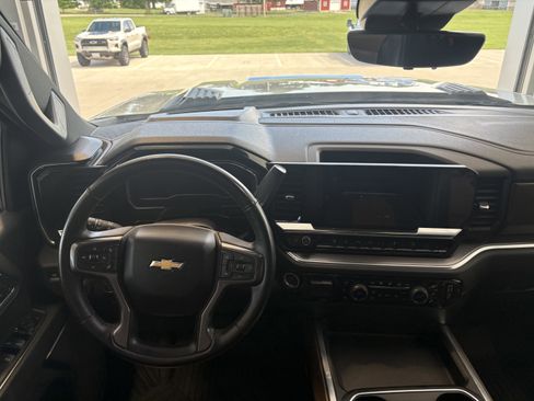 Used 2025 Chevrolet Silverado 2500 High Country w/ High Country Premium Package AWD/4WD image 11