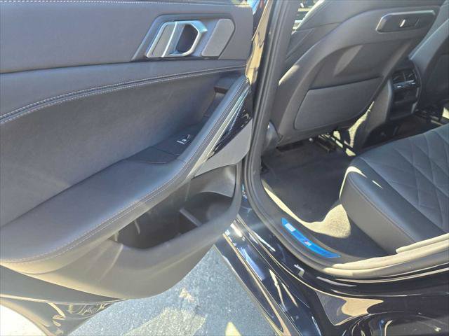 Used 2025 BMW X6 xDrive40i AWD/4WD image 17