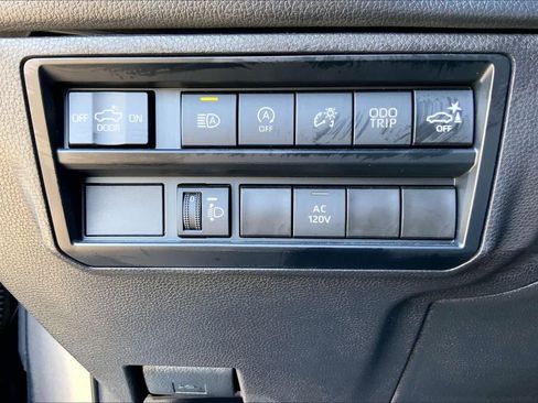 Used 2024 Toyota Tundra Limited image 32