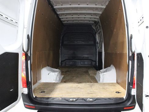 Used 2019 Mercedes-Benz Sprinter 170 Cargo image 8