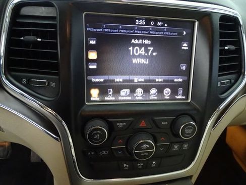 Used 2015 Jeep Grand Cherokee Limited AWD/4WD image 15
