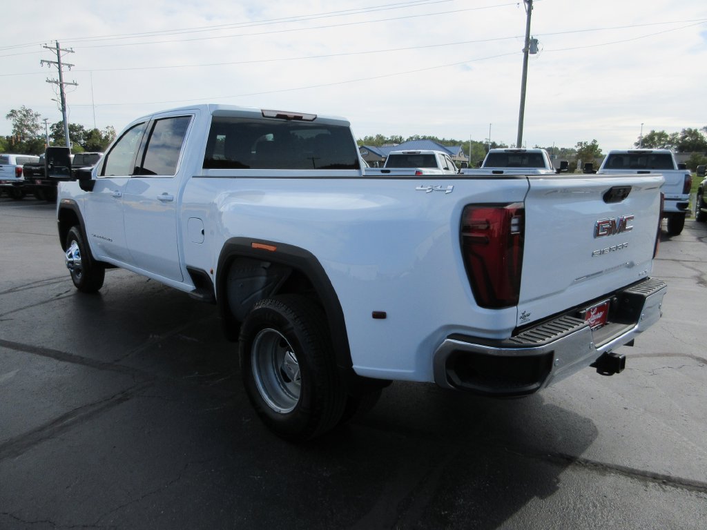 Used 2024 GMC Sierra 3500 SLE w/ SLE Value Package AWD/4WD image 9
