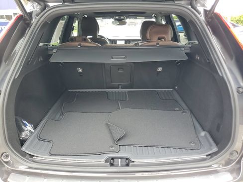 Certified 2024 Volvo XC60 B5 Plus w/ Protection Package Premier AWD/4WD image 9
