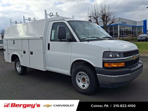 New 2025 Chevrolet Express 3500 Work Van w/ Power Convenience Package image 2