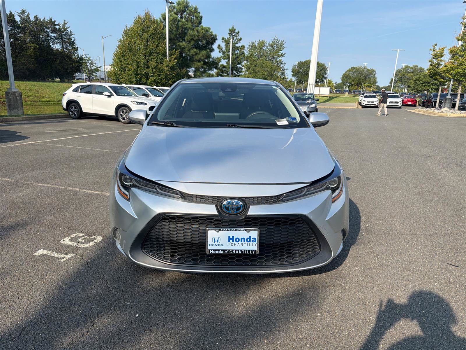 Used 2020 Toyota Corolla LE FWD image 2